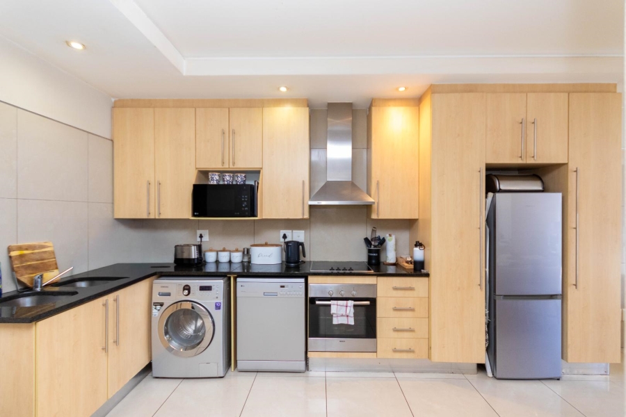To Let 2 Bedroom Property for Rent in Sandton Central Gauteng