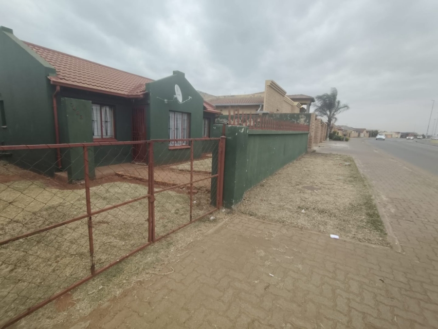 2 Bedroom Property for Sale in Zulu Section Gauteng
