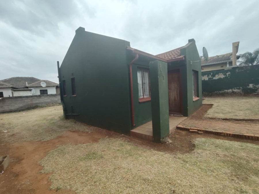 2 Bedroom Property for Sale in Zulu Section Gauteng