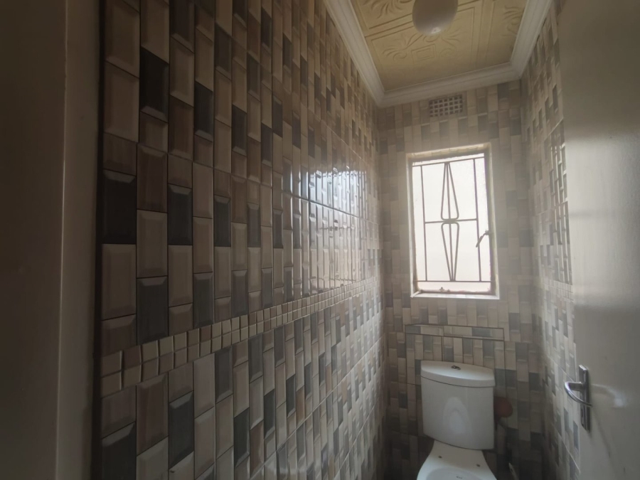 2 Bedroom Property for Sale in Zulu Section Gauteng
