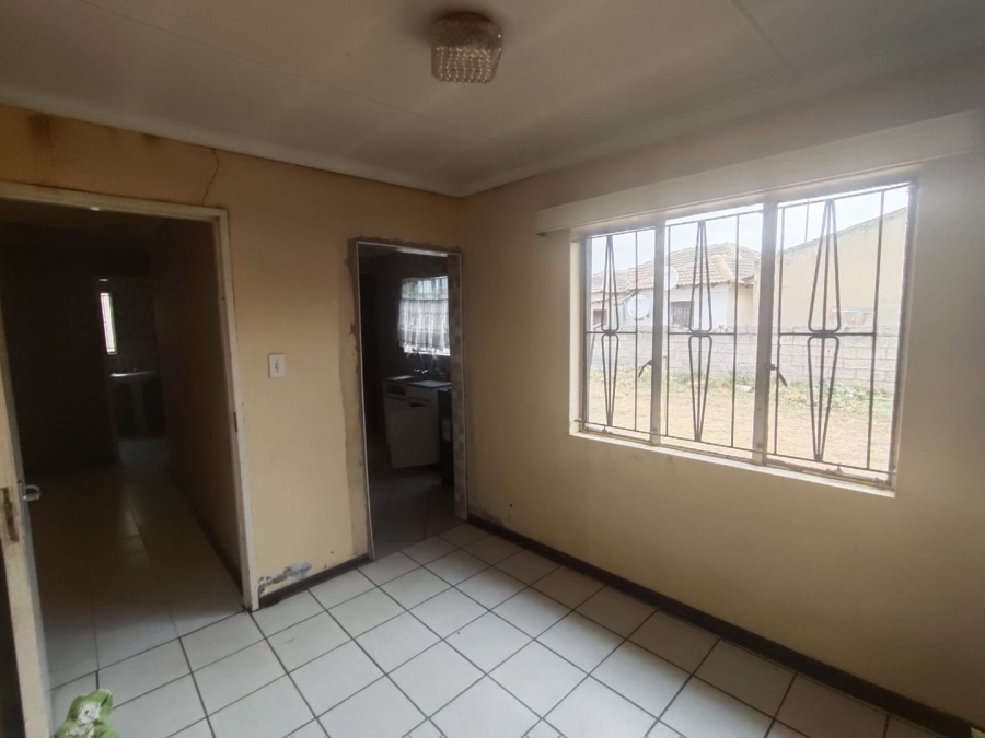 2 Bedroom Property for Sale in Zulu Section Gauteng