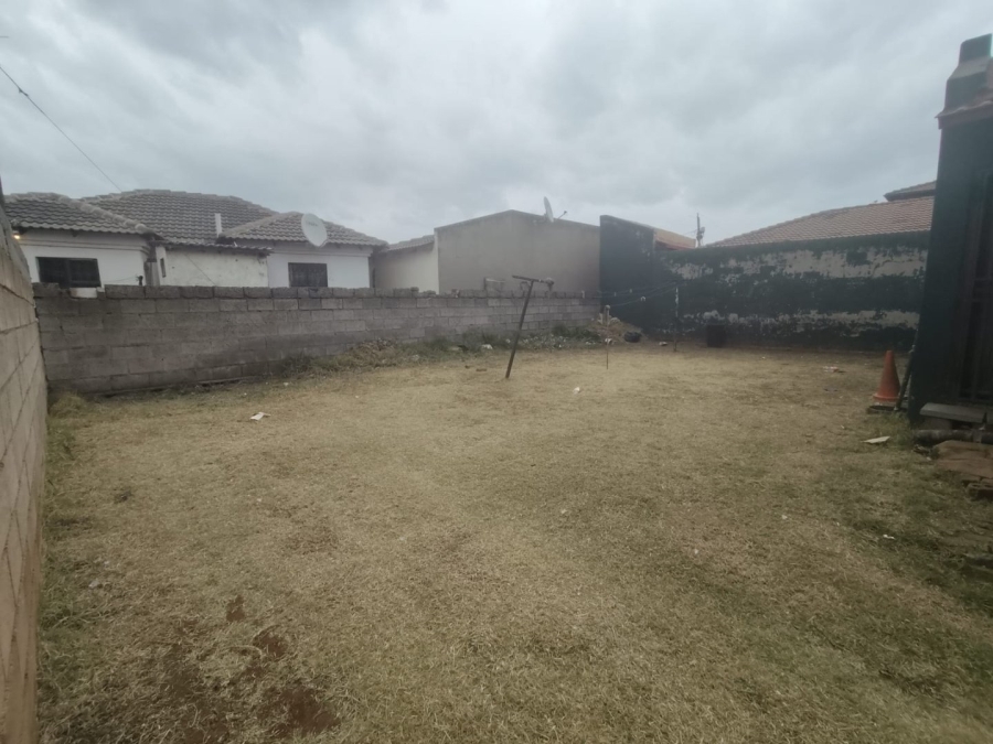 2 Bedroom Property for Sale in Zulu Section Gauteng