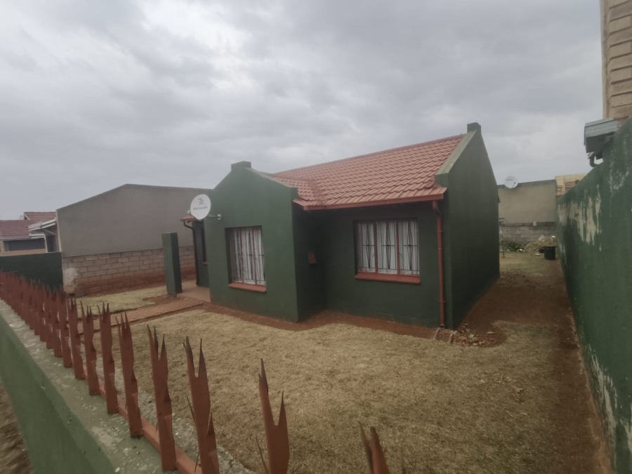2 Bedroom Property for Sale in Zulu Section Gauteng
