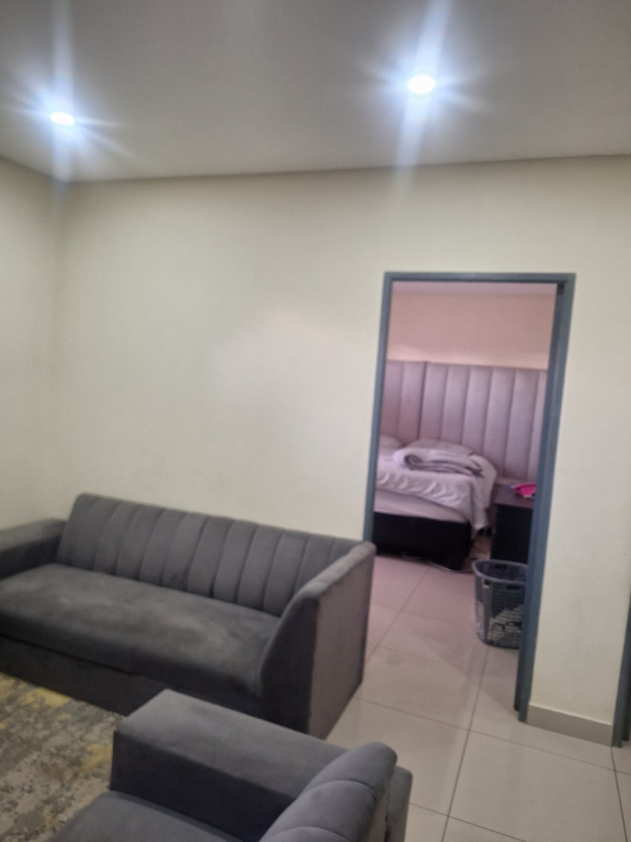 To Let 2 Bedroom Property for Rent in Noordwyk Gauteng