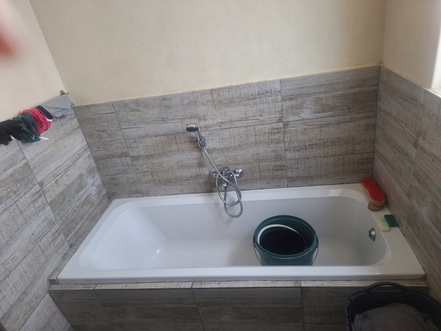 To Let 2 Bedroom Property for Rent in Noordwyk Gauteng
