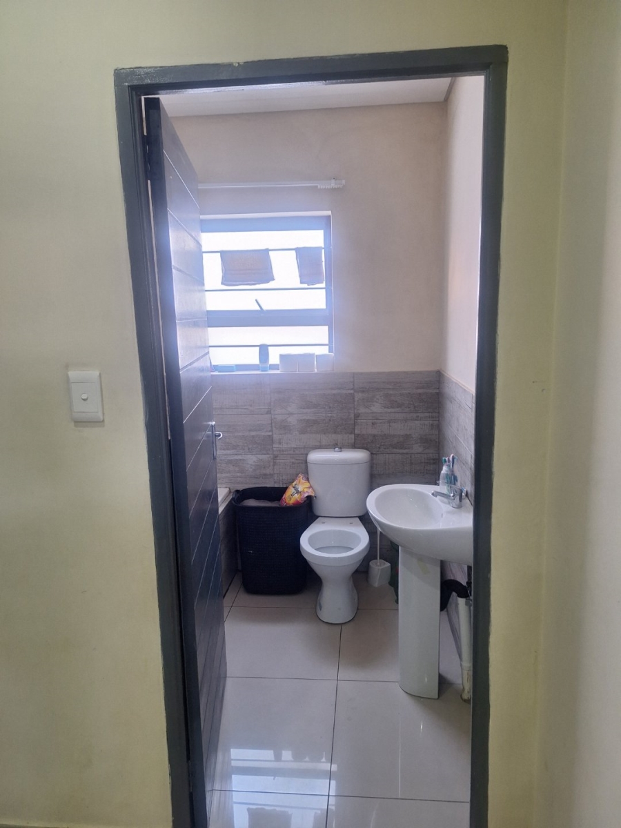 To Let 2 Bedroom Property for Rent in Noordwyk Gauteng