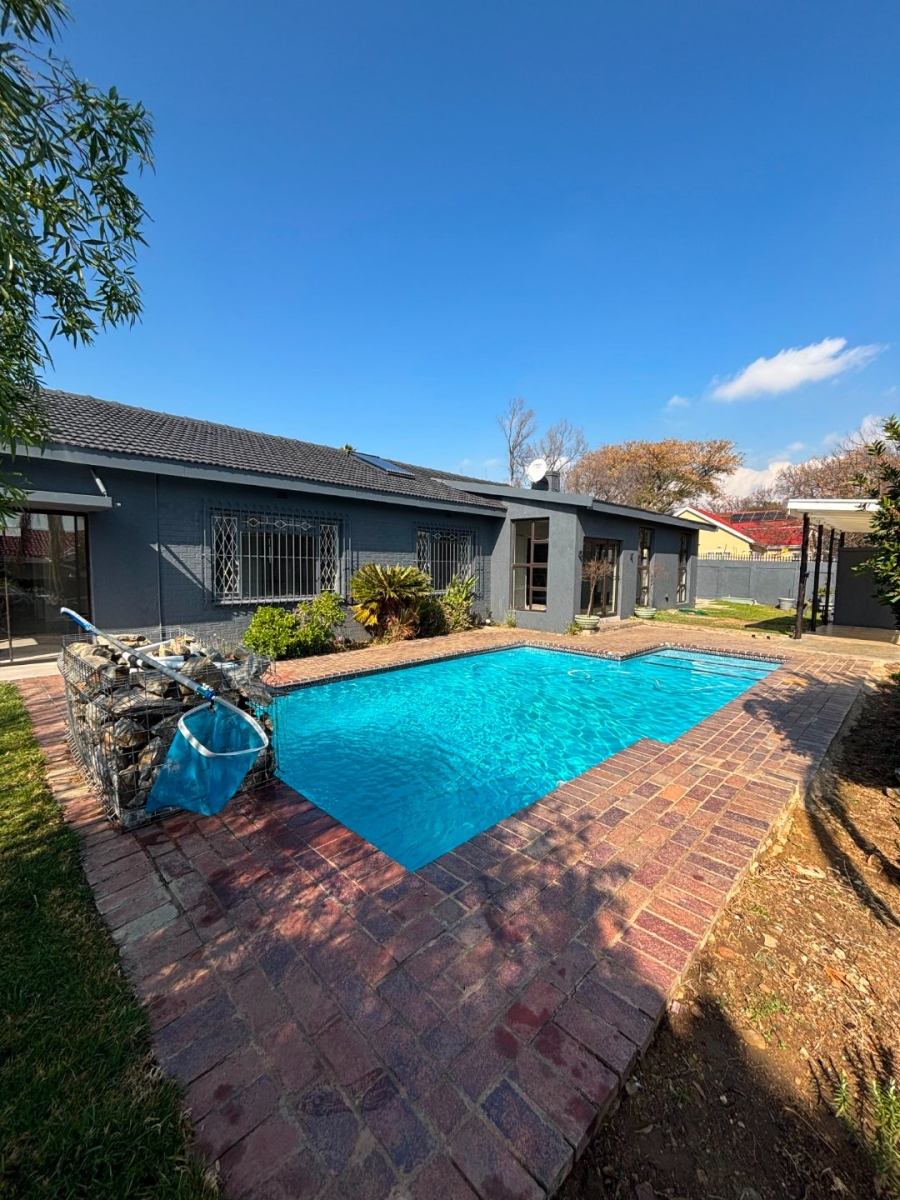 4 Bedroom Property for Sale in Edenvale Central Gauteng