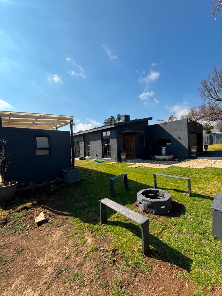 4 Bedroom Property for Sale in Edenvale Central Gauteng