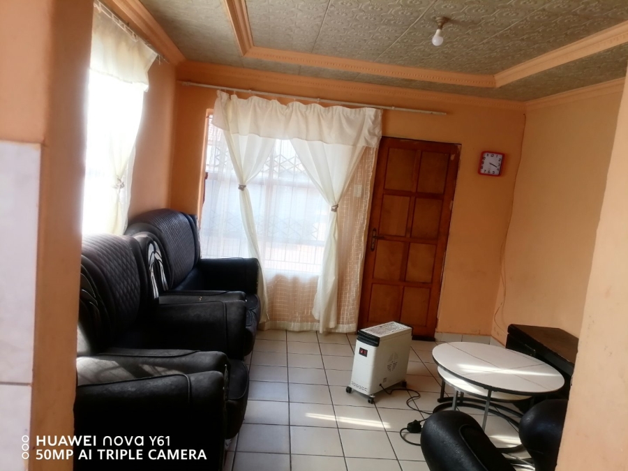4 Bedroom Property for Sale in Rondebult Gauteng