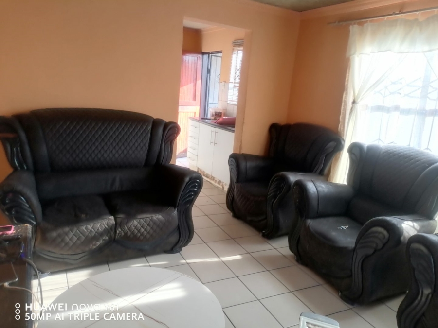 4 Bedroom Property for Sale in Rondebult Gauteng