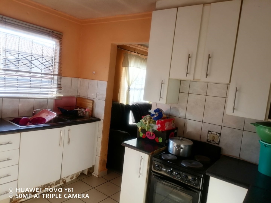 4 Bedroom Property for Sale in Rondebult Gauteng