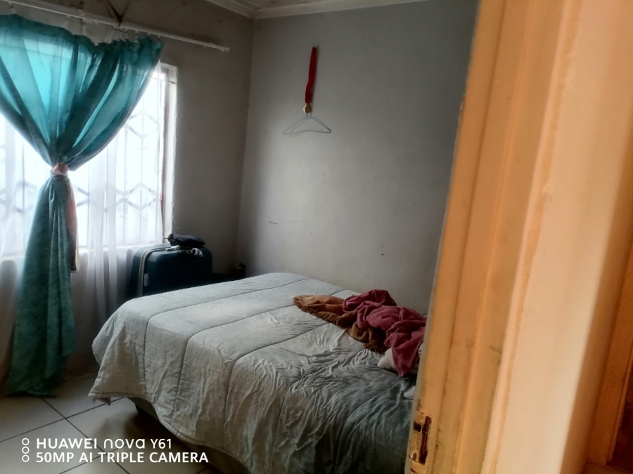 4 Bedroom Property for Sale in Rondebult Gauteng