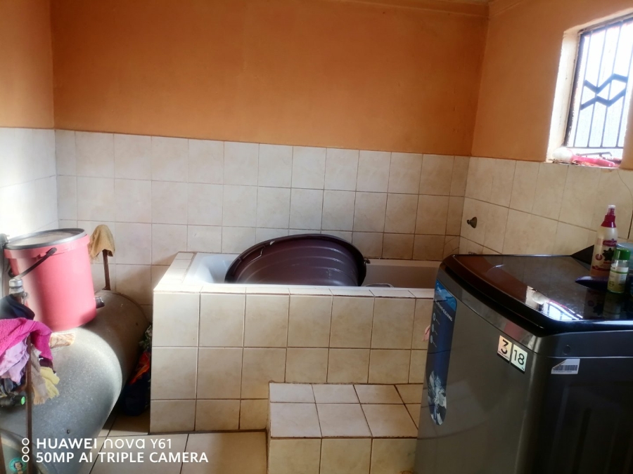 4 Bedroom Property for Sale in Rondebult Gauteng