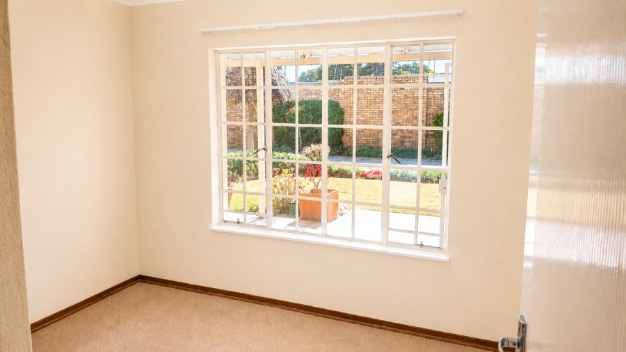 3 Bedroom Property for Sale in Wilro Park Gauteng