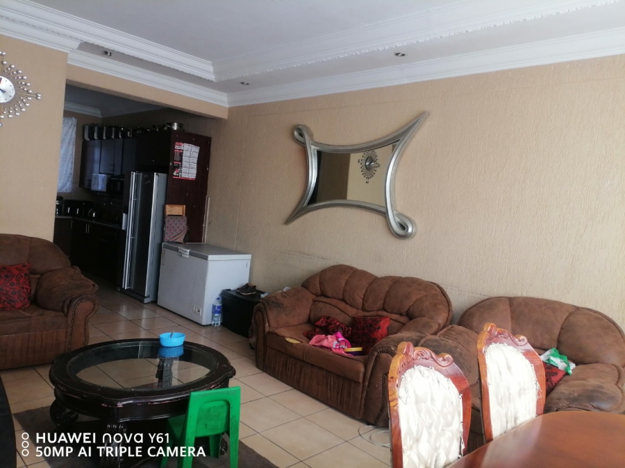 2 Bedroom Property for Sale in Troyeville Gauteng