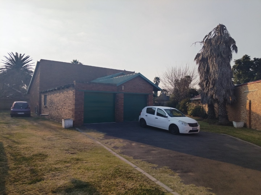 4 Bedroom Property for Sale in Dalpark Ext 11 Gauteng