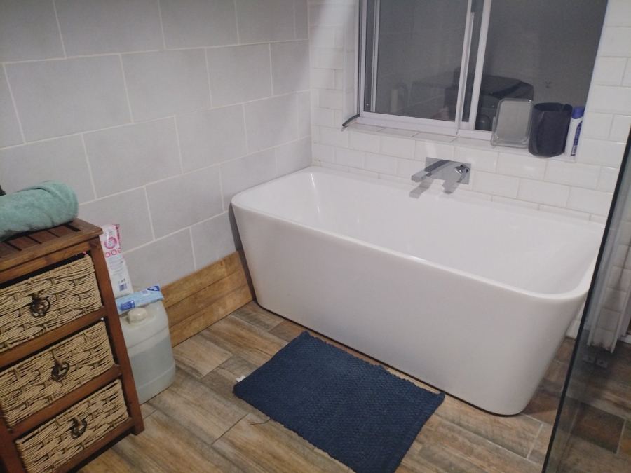 3 Bedroom Property for Sale in East Geduld Gauteng