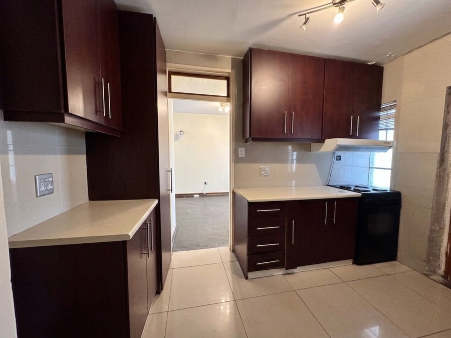 To Let 3 Bedroom Property for Rent in Kew Gauteng