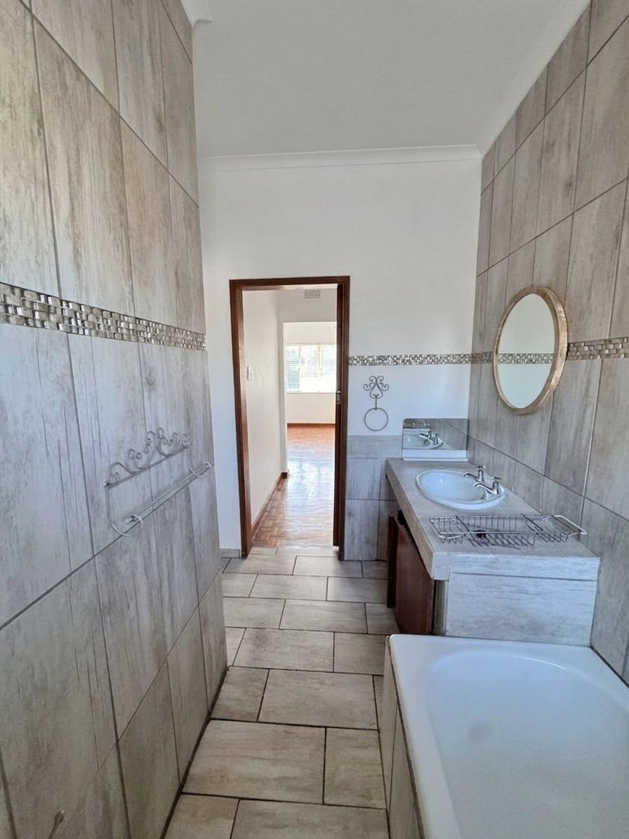 To Let 3 Bedroom Property for Rent in Kew Gauteng