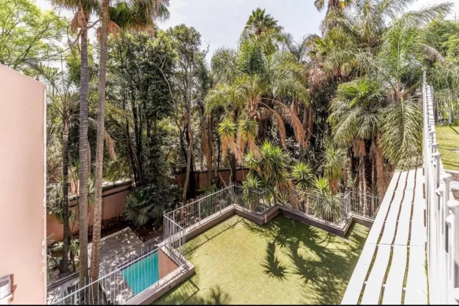 To Let 6 Bedroom Property for Rent in Atholl Gauteng