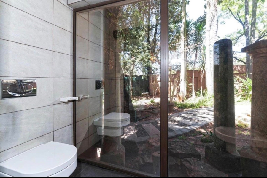 To Let 6 Bedroom Property for Rent in Atholl Gauteng