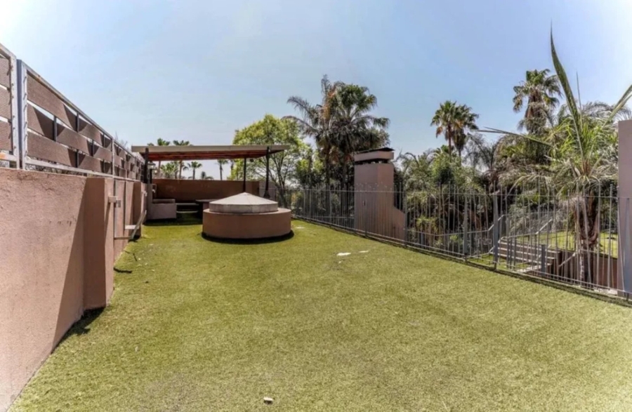 To Let 6 Bedroom Property for Rent in Atholl Gauteng