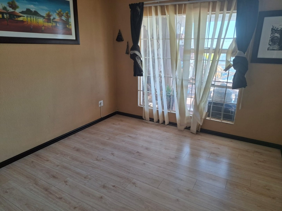 2 Bedroom Property for Sale in Sunnyrock Gauteng