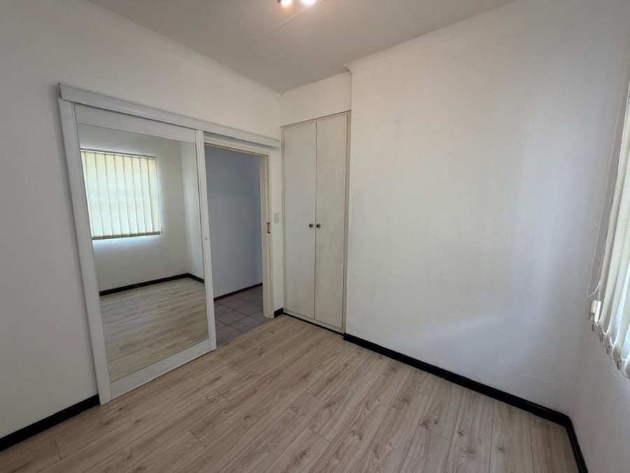 2 Bedroom Property for Sale in Sunnyrock Gauteng