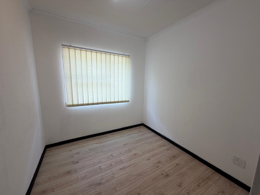 2 Bedroom Property for Sale in Sunnyrock Gauteng