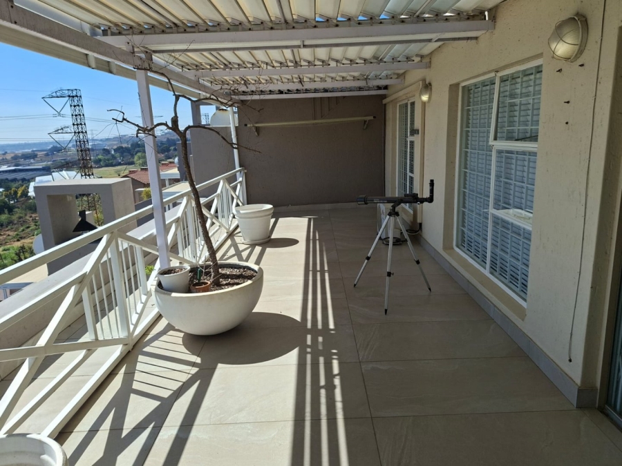 3 Bedroom Property for Sale in Sunnyrock Gauteng