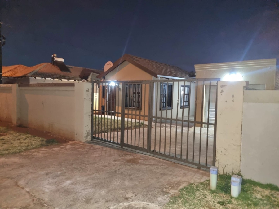 To Let 2 Bedroom Property for Rent in Dawn Park Gauteng