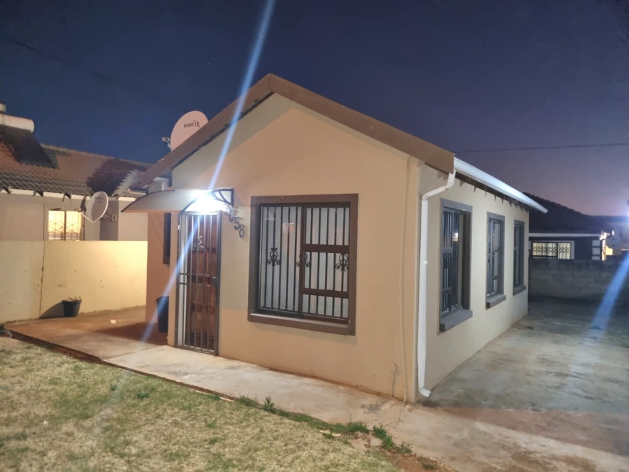To Let 2 Bedroom Property for Rent in Dawn Park Gauteng