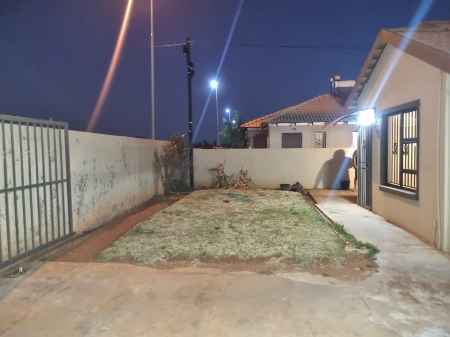To Let 2 Bedroom Property for Rent in Dawn Park Gauteng