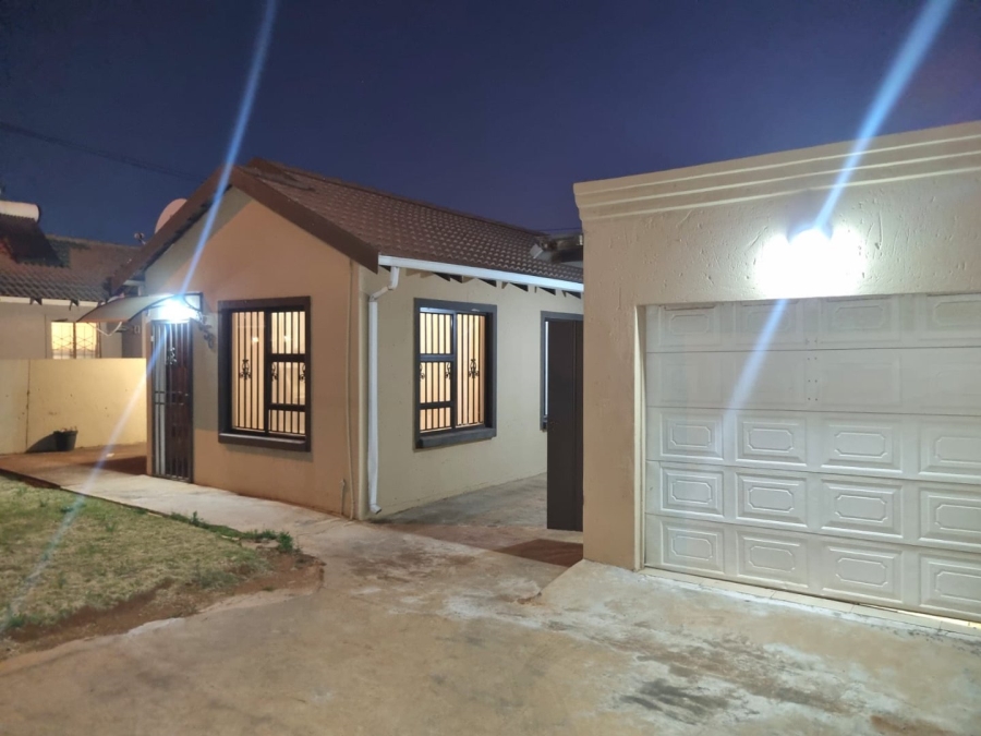 To Let 2 Bedroom Property for Rent in Dawn Park Gauteng
