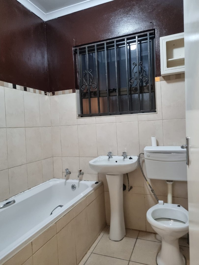 To Let 2 Bedroom Property for Rent in Dawn Park Gauteng