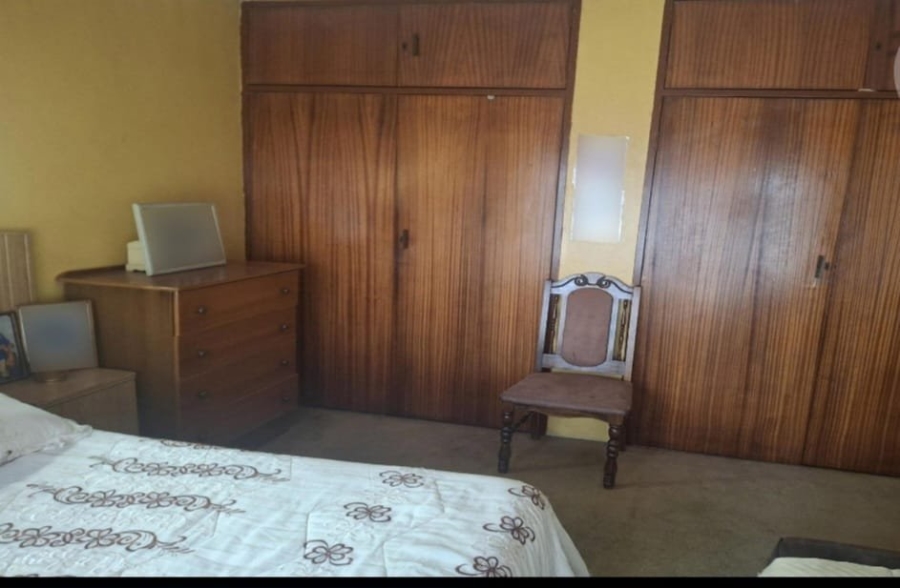 3 Bedroom Property for Sale in Mashimong Gauteng