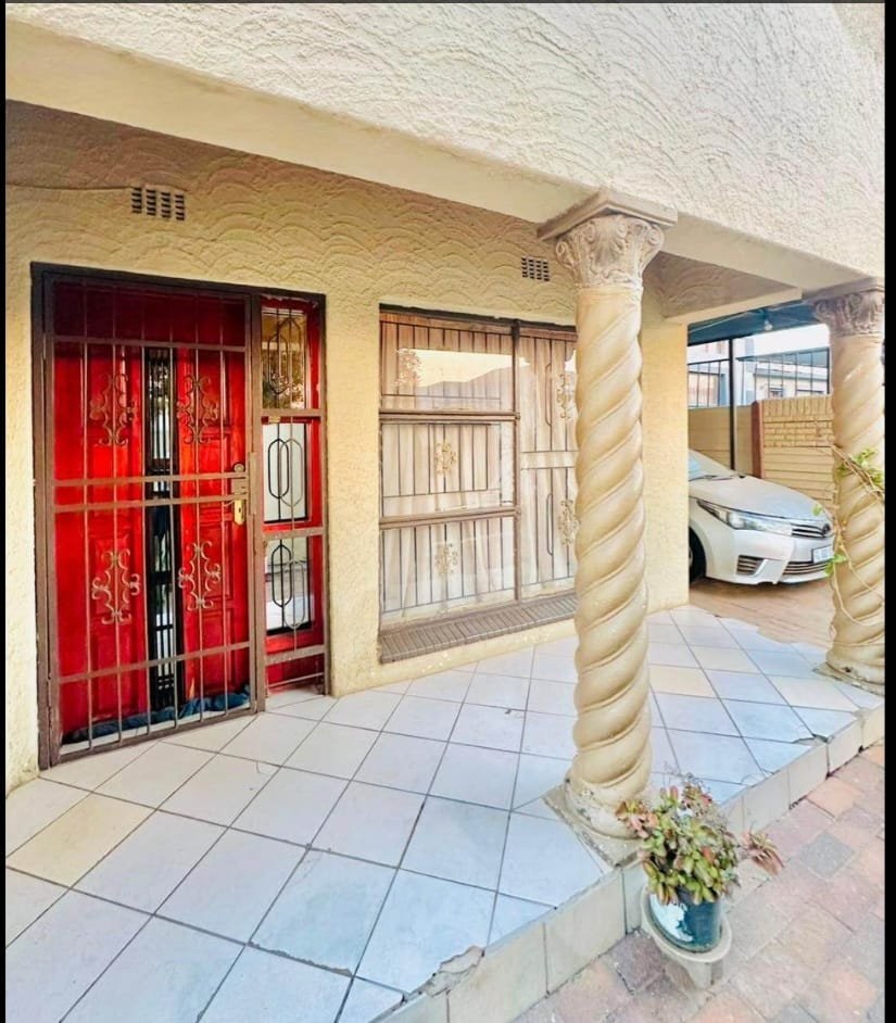 3 Bedroom Property for Sale in Mashimong Gauteng