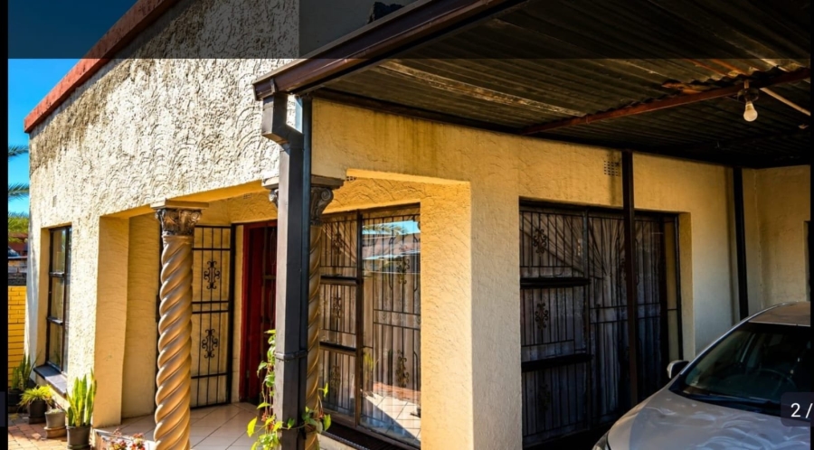 3 Bedroom Property for Sale in Mashimong Gauteng