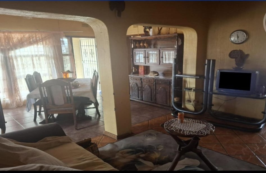 3 Bedroom Property for Sale in Mashimong Gauteng