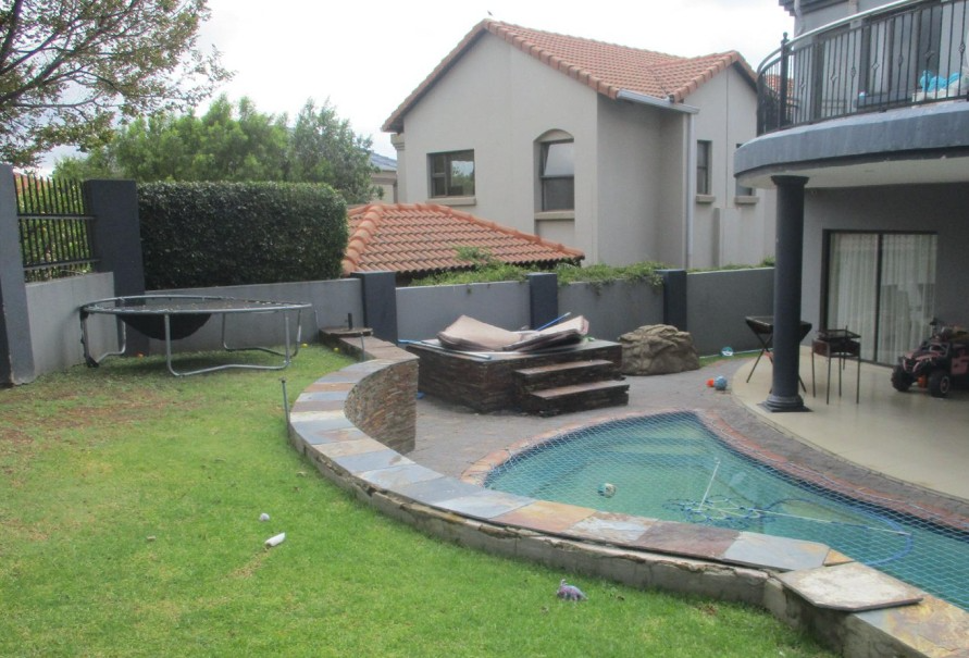 3 Bedroom Property for Sale in Kosmosdal Gauteng