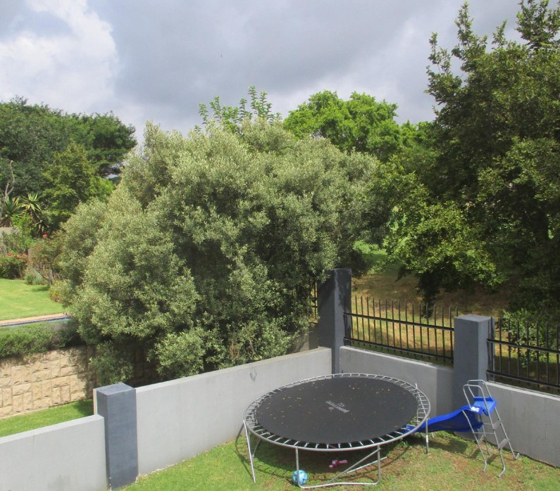 3 Bedroom Property for Sale in Kosmosdal Gauteng