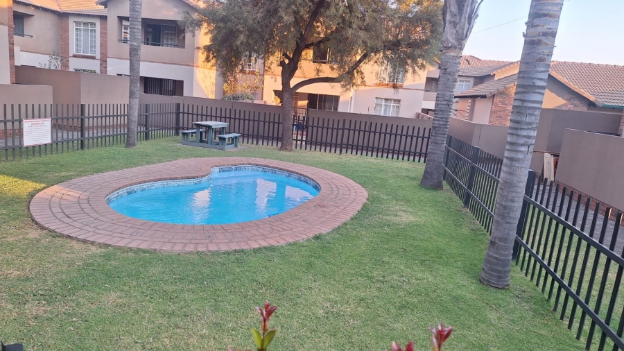 To Let 2 Bedroom Property for Rent in Brentwood Park AH Gauteng