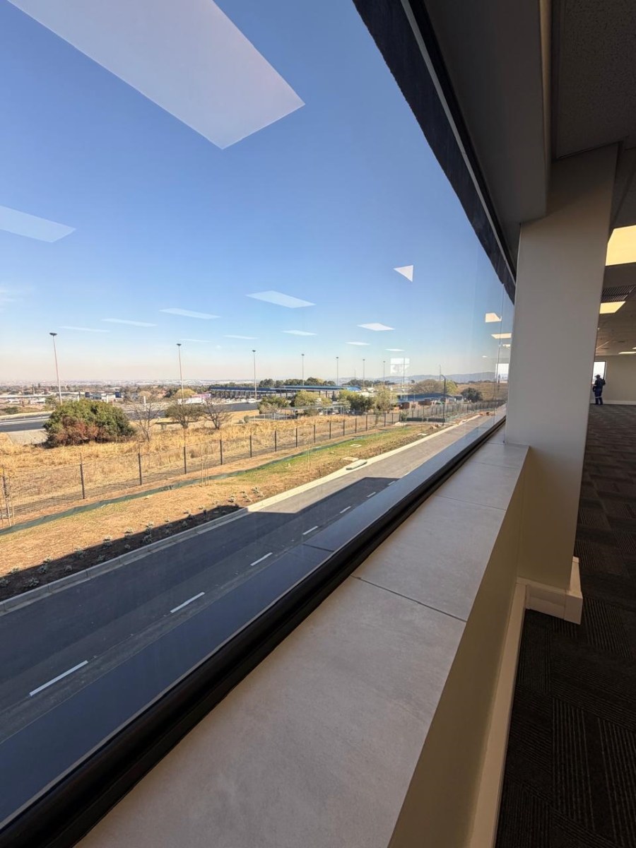 To Let Commercial Property for Rent in Airport Park Gauteng
