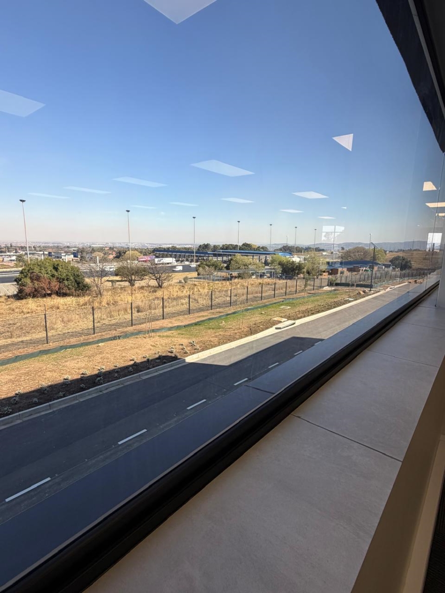 To Let Commercial Property for Rent in Airport Park Gauteng