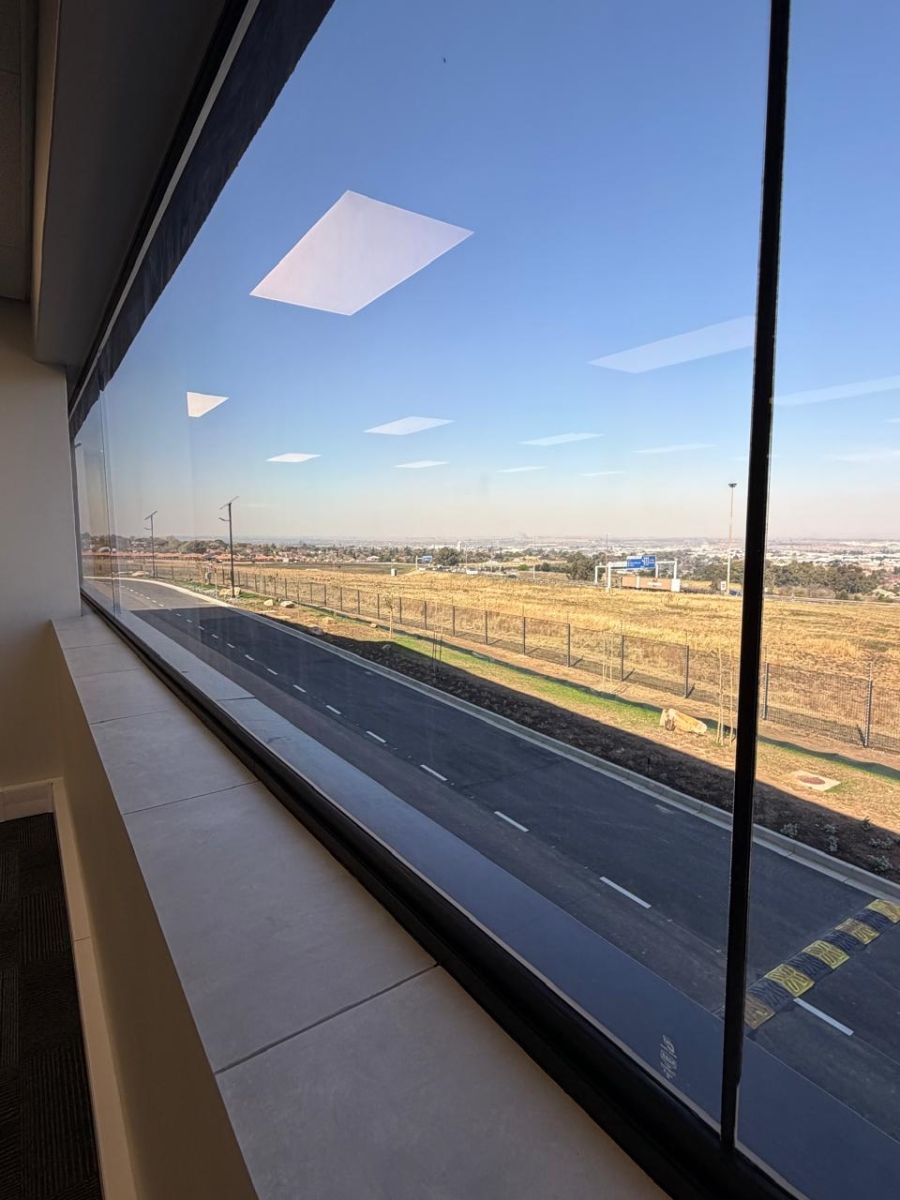 To Let Commercial Property for Rent in Airport Park Gauteng