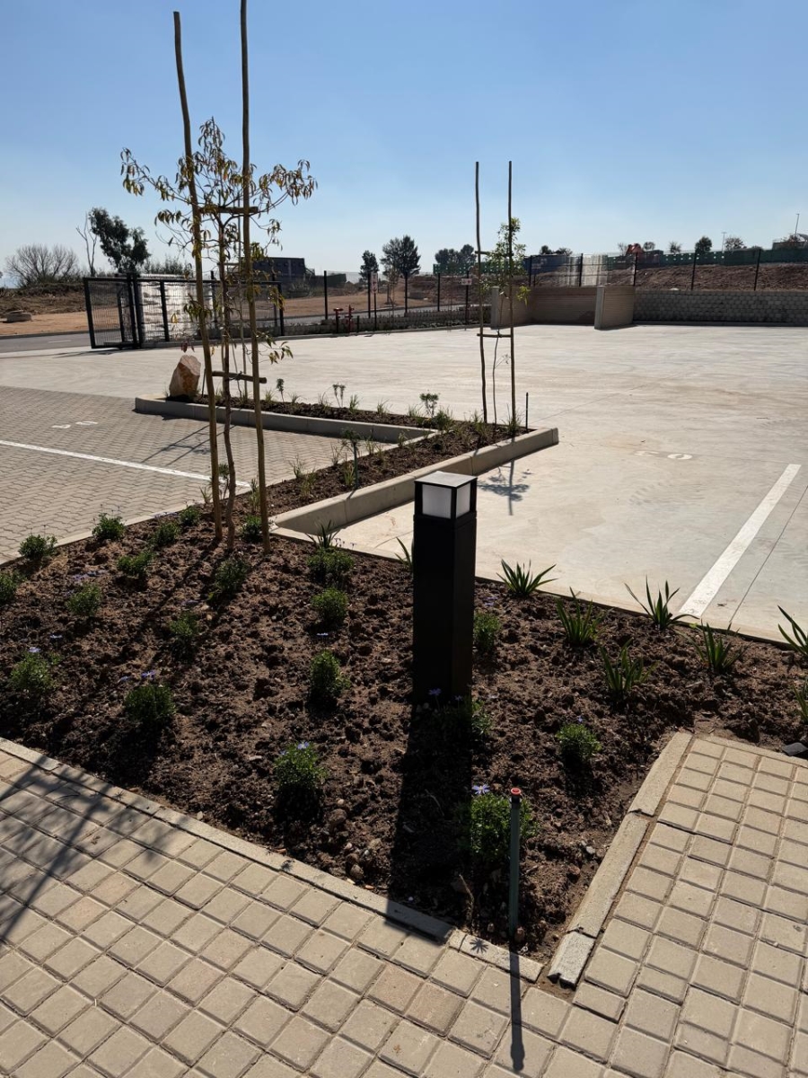To Let Commercial Property for Rent in Airport Park Gauteng