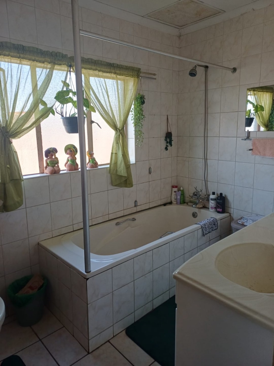 4 Bedroom Property for Sale in Boekenhoutskloof and surround Gauteng