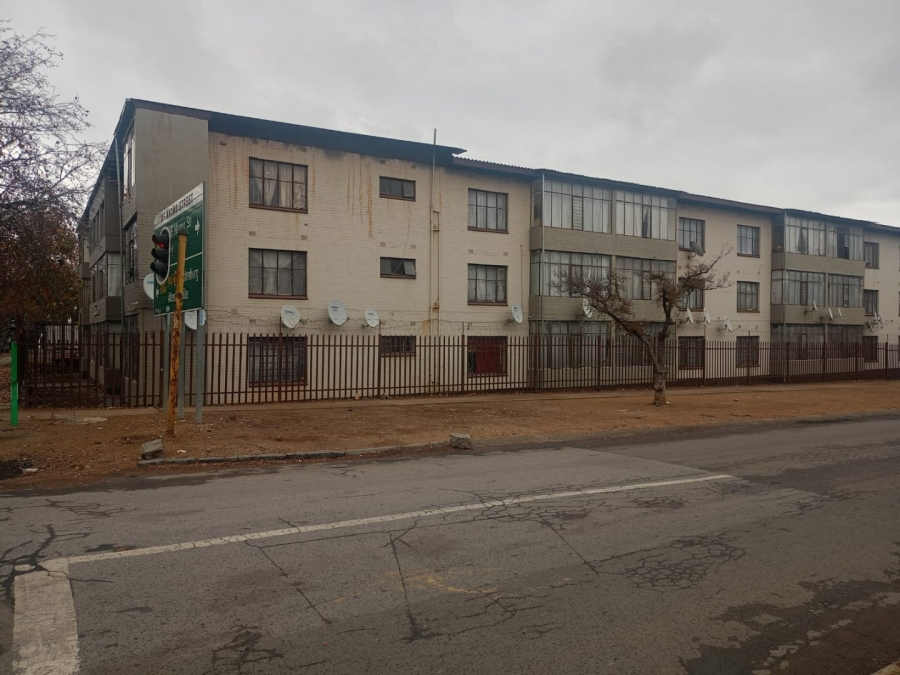 2 Bedroom Property for Sale in Pretoria West Gauteng