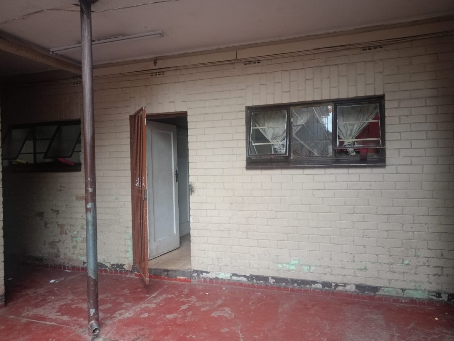 2 Bedroom Property for Sale in Pretoria West Gauteng