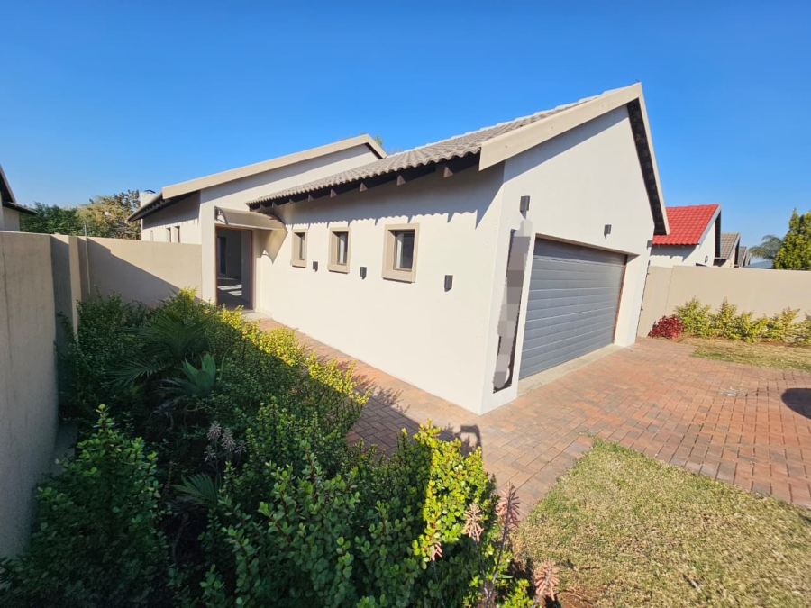 3 Bedroom Property for Sale in Heuwelsig Estate Gauteng